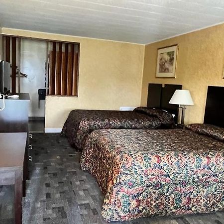 Budget Host Inn New Berlinville Exterior foto